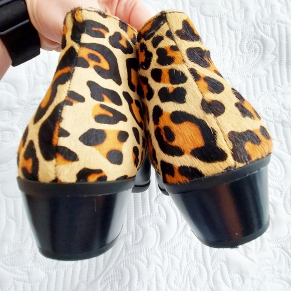 Apri by Italian Shoemakers Gear 2 Booties - Picture 4 of 11